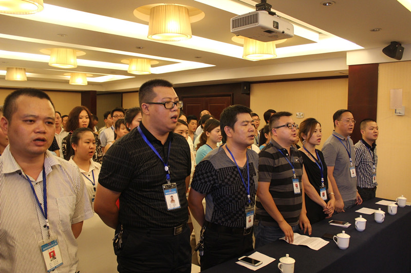 乘風破浪，再創(chuàng)輝煌——新思路裝飾召開七月工